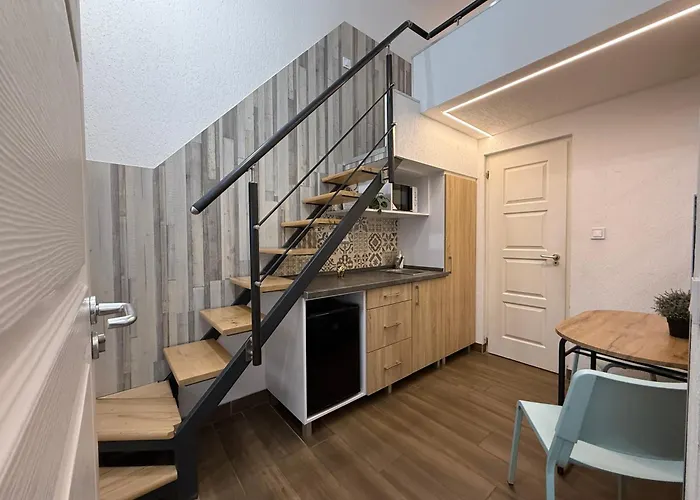Km33 Apartments - Budapest - Hostaid
