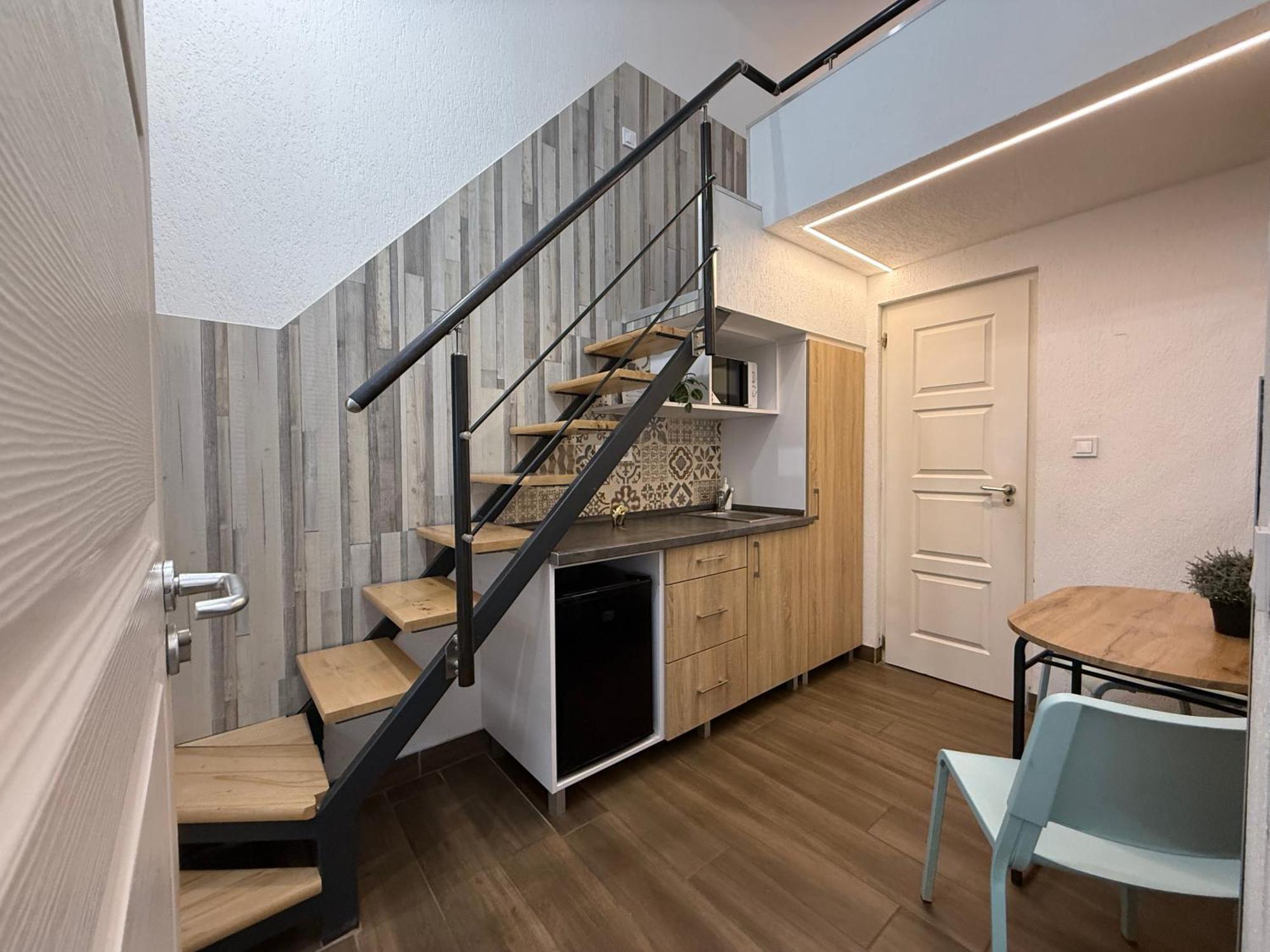 Apartmán Km33 - - Hostaid