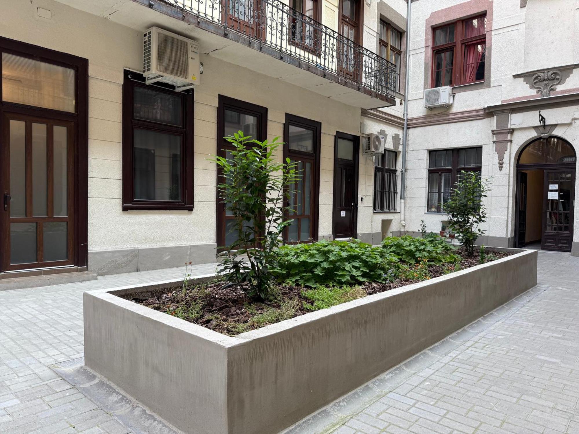 Km33 - - Hostaid Budapest